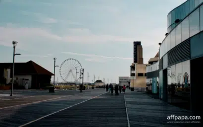 Atlantic City casino workers battle smoking ban